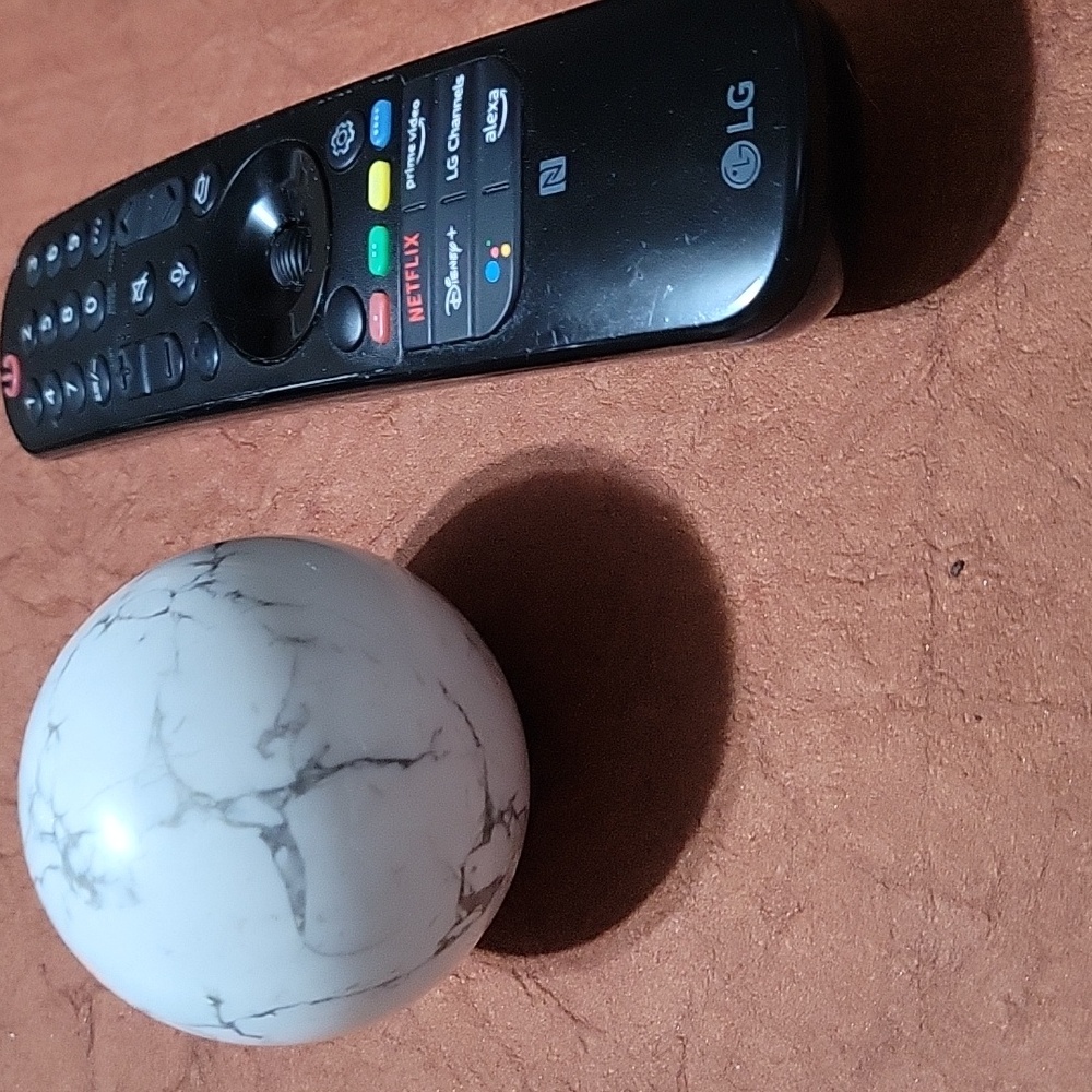 Sphere Howlite Crystal - Picture 6 of 7